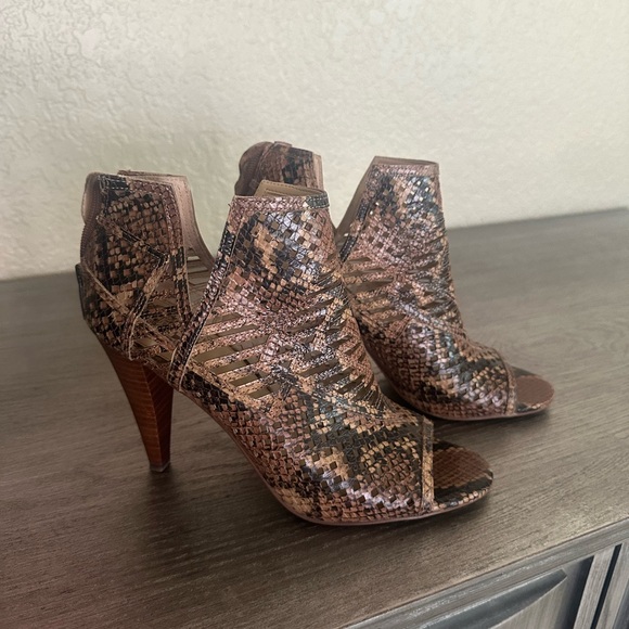 Vince Camuto snake pattern leather open toe heeled booties - Picture 1 of 3